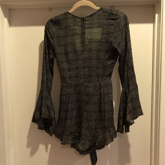 Cotton Candy LA Cutout Tie Romper *In black* - Picture 4 of 8